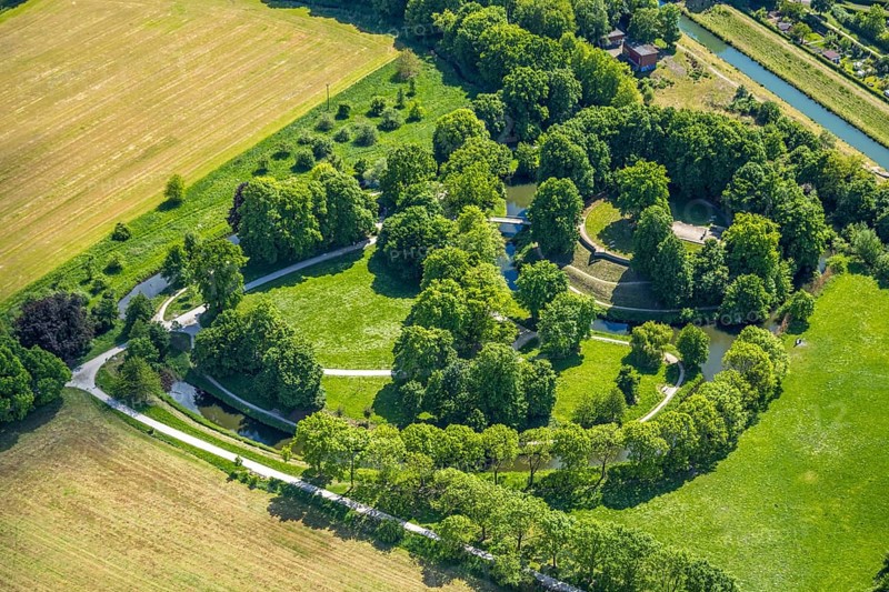 Aerial view, Marker Burghügel, Burg Mark, landmark with moat, Uentrop, Hamm, Ruhr area, North Rhine-Westphalia, Germany