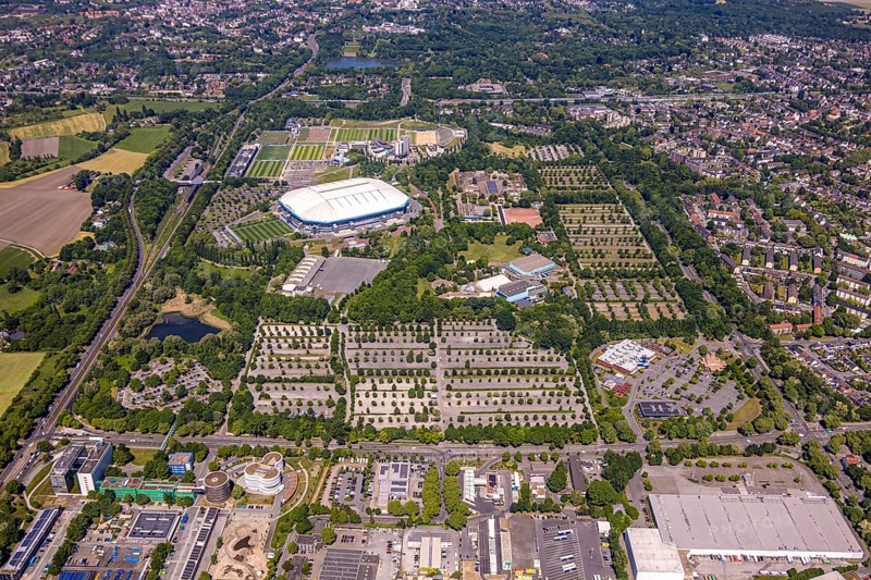 Aerial view, Berger Feld, Schalke Arena Park with Veltins Arena football stadium, Berger Lake in the background, Erle, Gelsenkirchen, Ruhr area, North Rhine-Westphalia, Germany