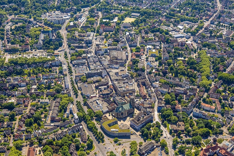 Aerial view, City centre Gelsenkirchen-Buer Hochstraße with cathedral catholic provost church St. Urbanus, Buer, Gelsenkirchen, Ruhr area, North Rhine-Westphalia, Germany