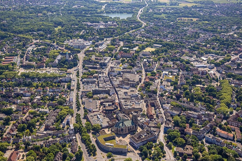 Aerial view, City centre Gelsenkirchen-Buer Hochstraße with cathedral catholic provost church St. Urbanus, Buer, Gelsenkirchen, Ruhr area, North Rhine-Westphalia, Germany