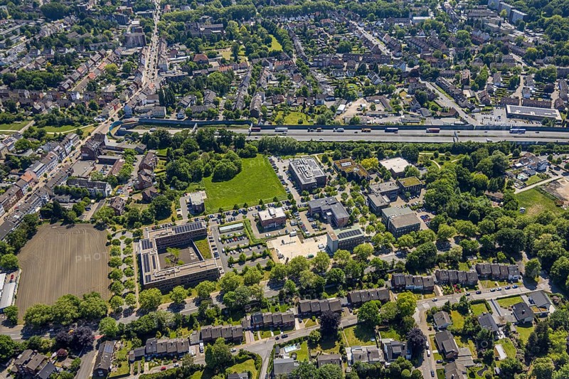 Aerial view, Schloss Berge office park with Gelsenkirchen tax office, Ludwig-Erhard-Straße industrial estate, Erle, Gelsenkirchen, Ruhr area, North Rhine-Westphalia, Germany