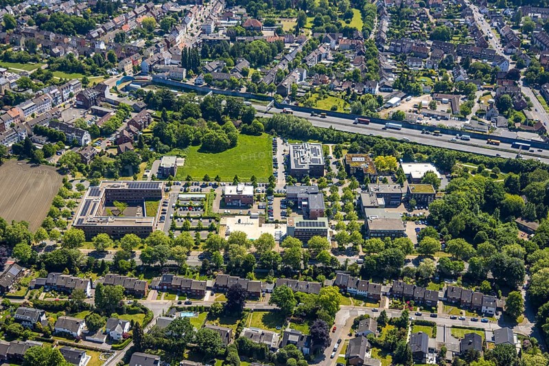 Aerial view, Schloss Berge office park with Gelsenkirchen tax office, Ludwig-Erhard-Straße industrial estate, Erle, Gelsenkirchen, Ruhr area, North Rhine-Westphalia, Germany