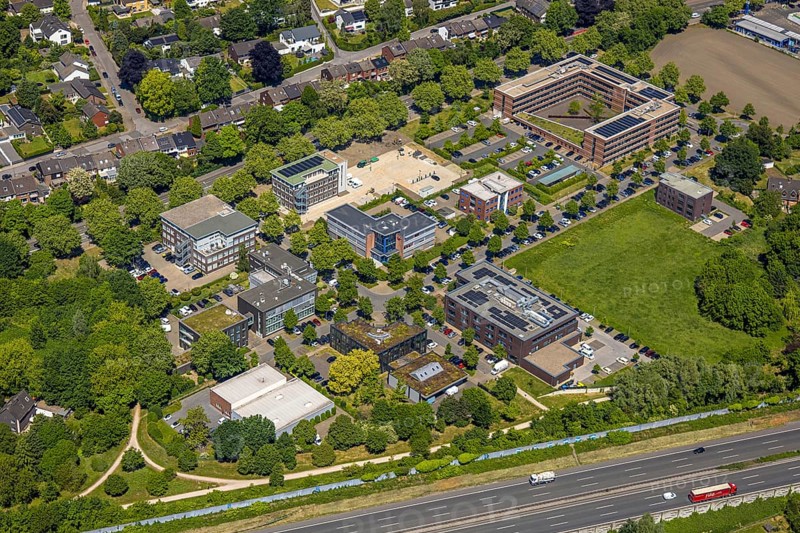Aerial view, Schloss Berge office park with Gelsenkirchen tax office, Ludwig-Erhard-Straße industrial estate, Erle, Gelsenkirchen, Ruhr area, North Rhine-Westphalia, Germany
