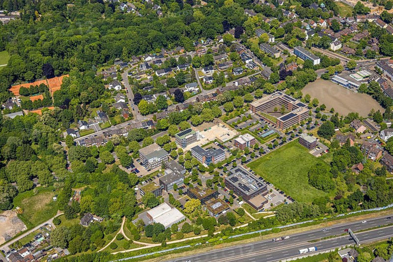 Aerial view, Schloss Berge office park with Gelsenkirchen tax office, Ludwig-Erhard-Straße industrial estate, Erle, Gelsenkirchen, Ruhr area, North Rhine-Westphalia, Germany