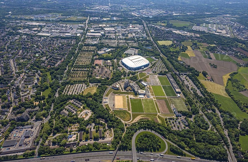 Aerial view, Berger Feld, Schalke Arena Park with Veltins Arena football stadium, Erle, Gelsenkirchen, Ruhr area, North Rhine-Westphalia, Germany
