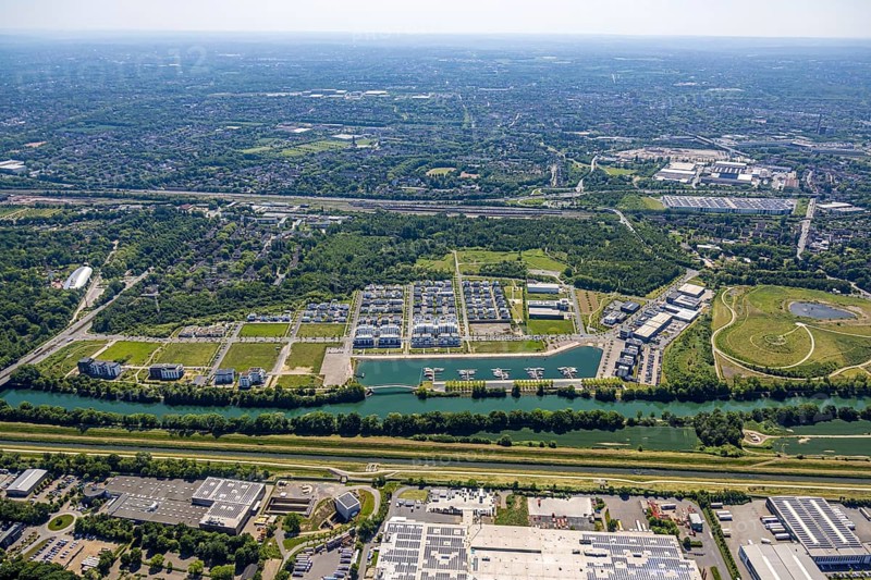 Aerial view, Graf Bismarck Johannes-Rau-Allee neighbourhood, residential complex and Stölting Marina marina on the Rhine-Herne Canal, Bismarck, Gelsenkirchen, Ruhr area, North Rhine-Westphalia, Germany