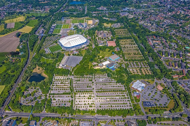 Aerial view, Berger Feld, Schalke Arena Park with Veltins Arena football stadium, Erle, Gelsenkirchen, Ruhr area, North Rhine-Westphalia, Germany
