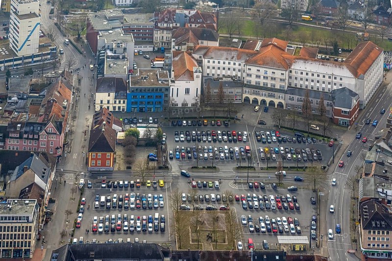Aerial view, Johanniter-Kliniken Hamm general hospital, Santa-Monica-Platz car park Königstraße car park and residential buildings, Haus Vorschulze event venue, centre, Hamm, Ruhr area, North Rhine-Westphalia, Germany