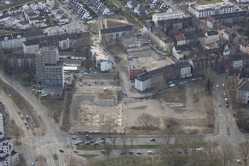Aerial view, brownfield site of former central swimming pool, residential area and high-rise building Florastraße, Schalke, Gelsenkirchen, Ruhr area, North Rhine-Westphalia, Germany