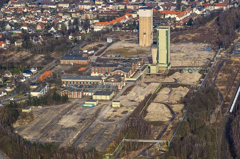 Aerial view, former DSK Lippe Westerholt mine, new neighbourhood for climate-friendly working and living, Egonstraße, on the city limits of Gelsenkirchen, surrounded by autumnal deciduous trees, Hassel, Gelsenkirchen, Ruhr area, North Rhine-Westphalia, Germany