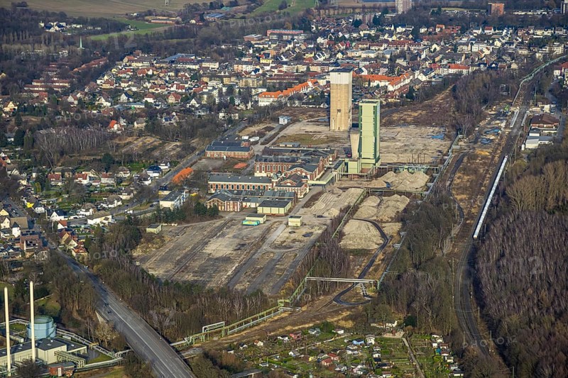 Aerial view, former DSK Lippe Westerholt mine, new neighbourhood for climate-friendly working and living, Egonstraße, on the city limits of Gelsenkirchen, surrounded by autumnal deciduous trees, Hassel, Gelsenkirchen, Ruhr area, North Rhine-Westphalia, Germany