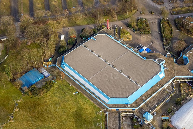 Aerial view, Emscher-Lippe-Halle at Berger Feld and next to the Bundesliga stadium Veltins-Arena of FC Schalke 04, also Arena AufSchalke football stadium, Erle, Gelsenkirchen, Ruhr area, North Rhine-Westphalia, Germany