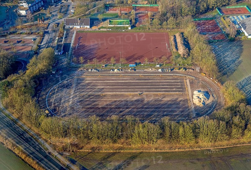 Aerial view, Selbachpark, sports field football stadium 1. FC Pelkum e.V. and tennis courts, construction site athletics stadium, Hotel Selbachpark GmbH and outdoor swimming pool Selbachpark, district Pelkum, Hamm, Ruhr area, North Rhine-Westphalia, Germany