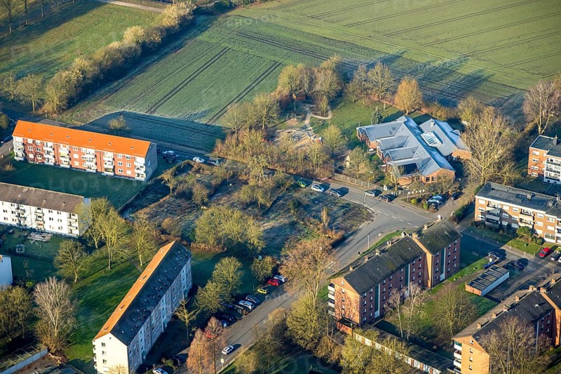 Aerial view, Heilig Kreuz catholic kindergarten, Herringen district, Hamm, Ruhr area, North Rhine-Westphalia, Germany