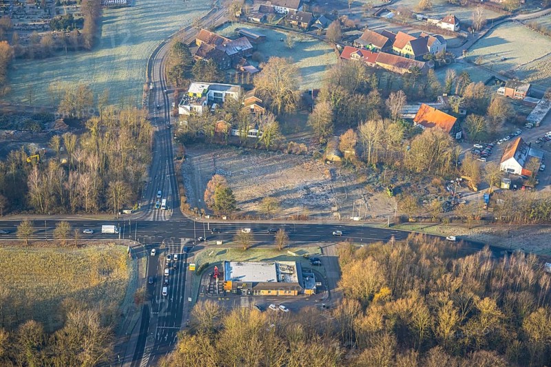 Aerial view, intersection of Werler Straße, federal road B63 and Ostdorfstraße, former Kley garden centre on Ostdorfstraße and construction site for planned Autobahn GmbH, McDonald's fast-food restaurant, Autobahn GmbH to be built on former Kley site, Rhynern district, Hamm, Ruhr area, North Rhine-Westphalia, Germany