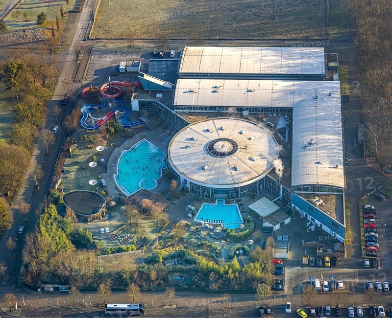Aerial view, Maximare adventure pool with indoor and outdoor pools, slides, aqua fitness facilities, saunas and treatments, East, Hamm, Ruhr area, North Rhine-Westphalia, Germany