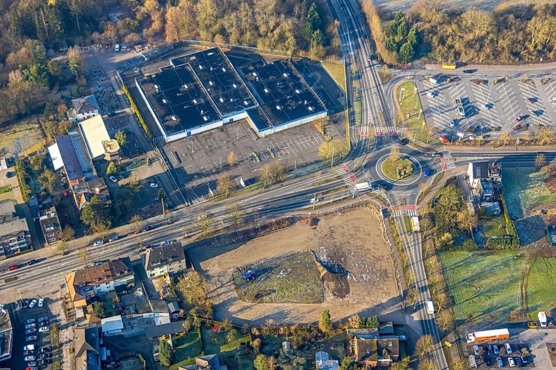 Aerial view, Münsterstraße Bundesstraße B63 at the Sachsenring roundabout, former Praktiker DIY store and open space opposite, Heessen district, Hamm, Ruhr area, North Rhine-Westphalia, Germany
