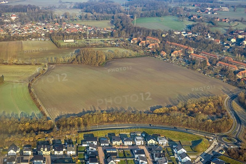 Aerial view, meadow area north of Sachsenring to Vogelsang, roundabout, district of Heessen, Hamm, Ruhr area, North Rhine-Westphalia, Germany