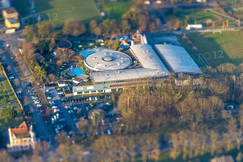 ATTENTION Photos with partial blurring caused by tilt technique on the lens side, aerial view, MAXIMARE adventure pool and wellness pool with indoor pool, centre, Hamm, Ruhr area, North Rhine-Westphalia, Germany