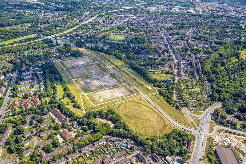 Aerial view, brownfield site Schacht 2/5, construction site and new commercial development area Friedrich-Park at Fritz-Schupp-Straße, Marxloh, Duisburg, Ruhr area, North Rhine-Westphalia, Germany, DE, Europe, aerial view, aerial photography, aerial photography, overview, bird's-eye view, overview