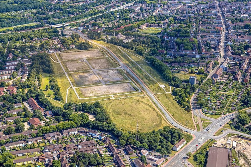 Aerial view, brownfield site Schacht 2/5, construction site and new commercial development area Friedrich-Park at Fritz-Schupp-Straße, Marxloh, Duisburg, Ruhr area, North Rhine-Westphalia, Germany, DE, Europe, aerial view, aerial photography, aerial photography, overview, bird's-eye view, overview