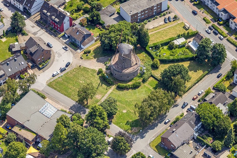 Aerial view, Bergheimer Mühle, Dutch windmill and sight, Bergheim, Duisburg, Ruhr area, North Rhine-Westphalia, Germany, DE, monument, Europe, aerial view, aerial photography, aerial photography, overview, bird's eye view, windmill, birds-eyes view, overview
