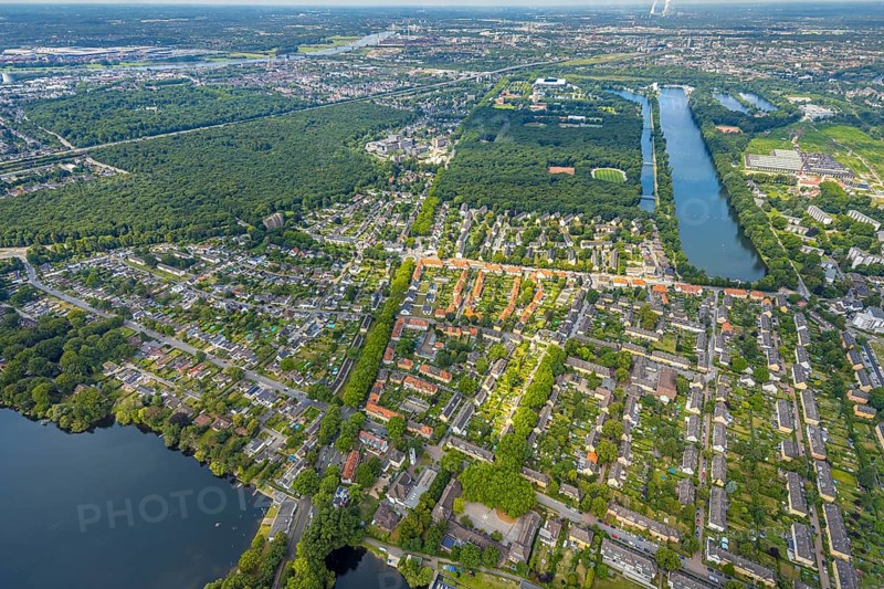 Aerial view, Duisburg-South with railway workers' housing estate Wedau, regatta course, sports park with Schauinsland-Reisen-Arena, also Wedau stadium, forest area and distant view, Wedau, Duisburg, Ruhr area, North Rhine-Westphalia, Germany
