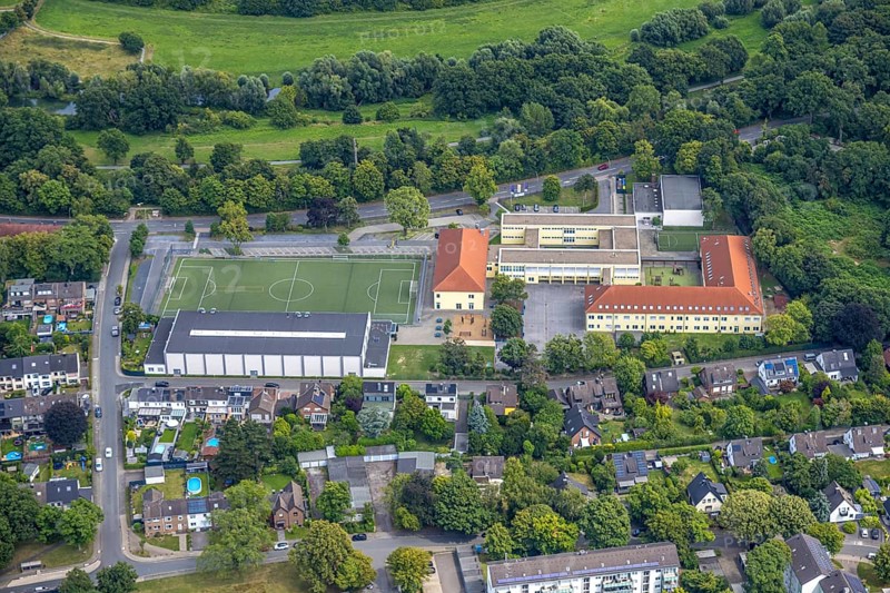 Aerial view, St. George's - The British International School Düsseldorf Rhein-Ruhr with football pitch, Ungelsheim, Duisburg, Ruhr area, North Rhine-Westphalia, Germany
