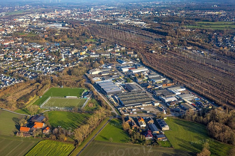 Aerial view, goods station, view of Daberg district with Schieferstraße industrial estate, TuS Germania Lohauserholz-Daberg football stadium, Pelkum district, Hamm, Ruhr area, North Rhine-Westphalia, Germany
