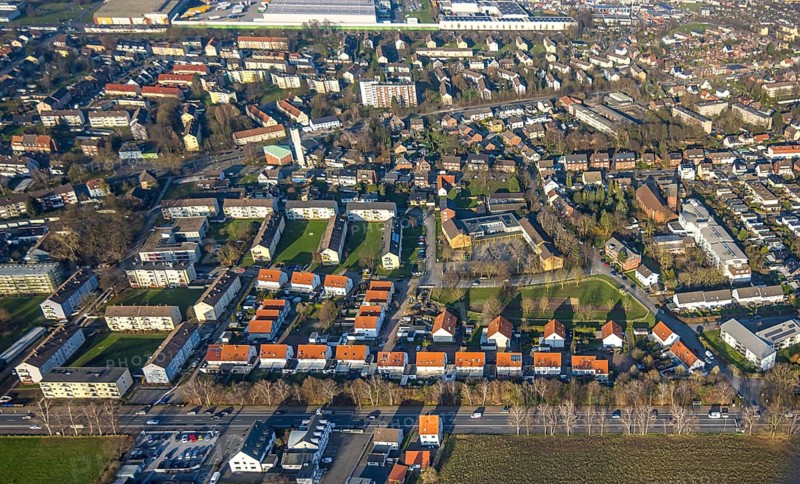 Aerial view, residential area, Daberg district, Dortmunder Straße and Herringer Weg, Hermann-Gmeiner-Schule and Apostelkirche, Herringen district, Hamm, Ruhr area, North Rhine-Westphalia, Germany