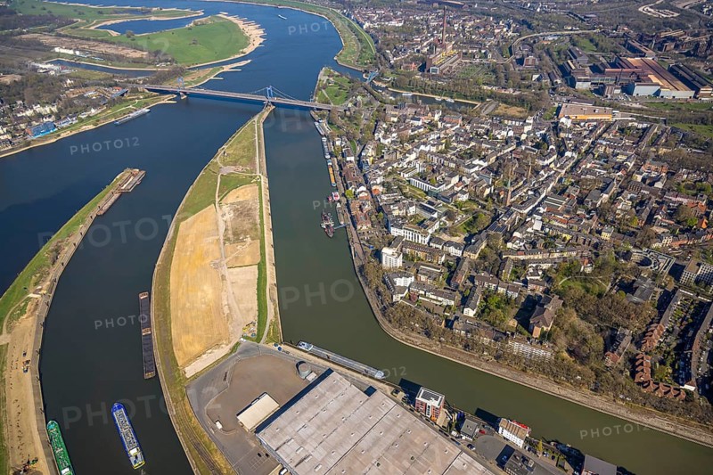 Aerial view, Mercatorinsel and Vinckekanal and harbour canal, Friedrich-Ebert-Brücke, view of Ruhrort, Duisburg, Ruhr area, North Rhine-Westphalia, Germany