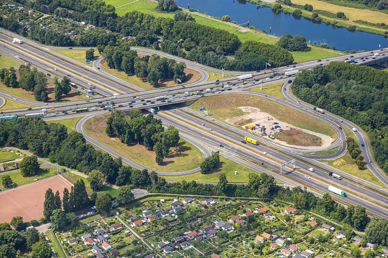 Aerial view, motorway junction Duisburg with motorway A59 and motorway A40, Duissern, Duisburg, Ruhr area, North Rhine-Westphalia, Germany