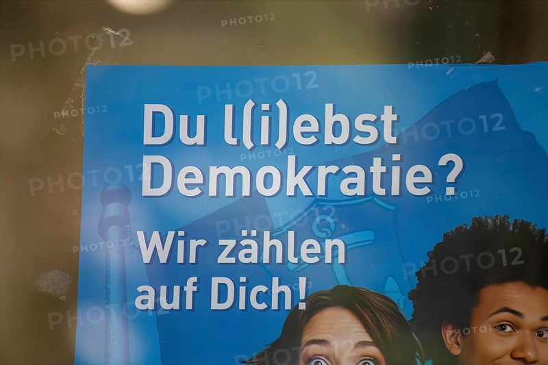 The city of Ludwigshafen am Rhein is looking for volunteers with the slogan DU L (I) EBST DEMOKRATIE? Election workers for the 2025 mayoral election***AfD candidate Joachim Paul was denied candidacy by the city's election committee