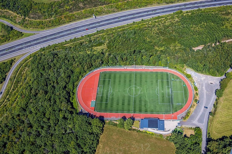 Aerial view, football stadium Sportanlage FSV Gerlingen e.V., on the A4 motorway, Gerlingen, Wenden, Sauerland, North Rhine-Westphalia, Germany