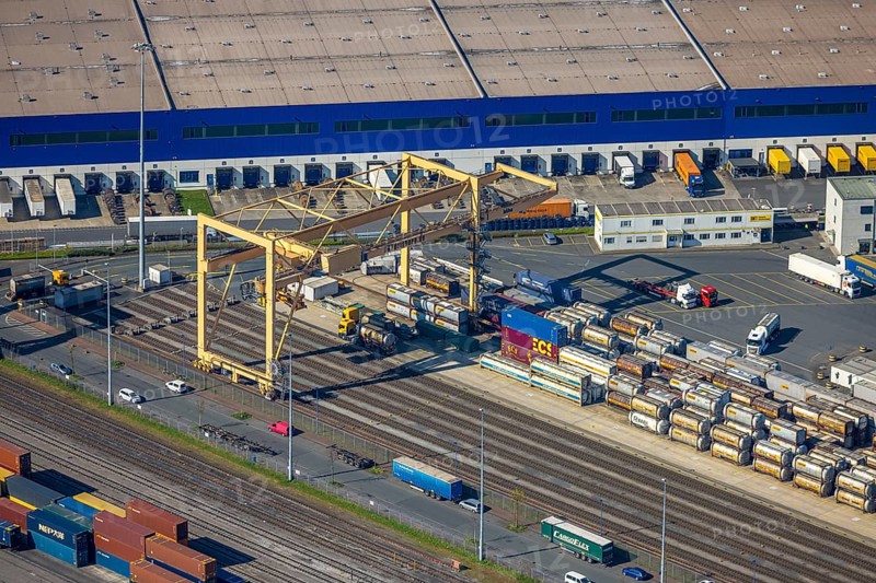 Aerial view, duisport harbour, logport I Rheinhausen, logport 1, container port, Duisburg harbour D3T Duisburg Trimodal Terminal, automobile logistics, Friemersheim, Duisburg, Ruhr area, North Rhine-Westphalia, Germany