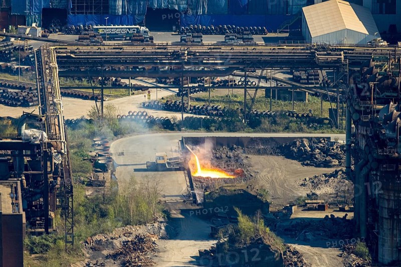 Aerial view, ArcelorMittal Hochfeld GmbH steel wire plant, dumping of red-hot material, Laar, Duisburg, Ruhr area, North Rhine-Westphalia, Germany