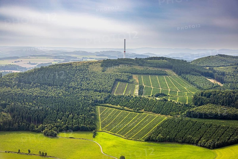 Aerial view, construction site with construction of a wind turbine on the Homberg, Calle, Meschede, Sauerland, North Rhine-Westphalia, Germany, alternative energy, construction work, construction area, construction site, building site, construction project, construction site, DE, Europe, aerial view, aerial photography, aerial photography, new construction, Ruhr area, overview, bird's eye view, wind turbine, wind energy, wind power, wind power plant, wind turbine, birds-eyes view, overview
