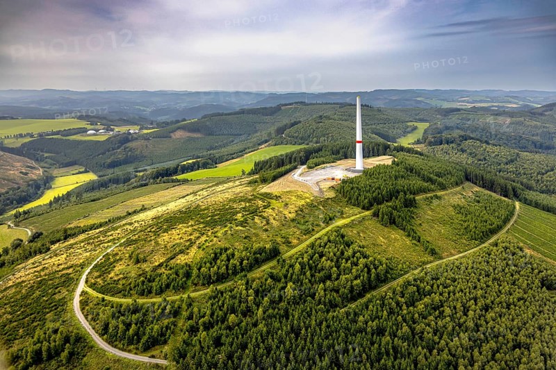 Aerial view, construction site with construction of a wind turbine on the Homberg, Calle, Meschede, Sauerland, North Rhine-Westphalia, Germany, alternative energy, construction work, construction area, construction site, building site, construction project, construction site, DE, Europe, aerial view, aerial photography, aerial photography, new construction, Ruhr area, overview, bird's eye view, wind turbine, wind energy, wind power, wind power plant, wind turbine, birds-eyes view, overview