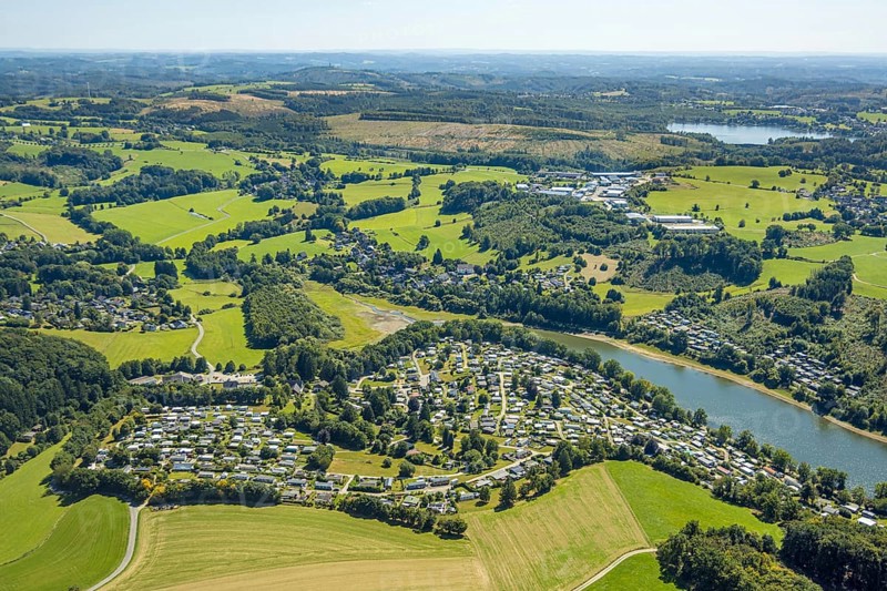 Aerial view, Lambacher Höhe campsite and mobile home site at the Lingesetalsperre, Linge, Marienheide, Sauerland, North Rhine-Westphalia, Germany, camping, camping site, campsite, DE, Europe, leisure, hobby, Kierspe, aerial view, aerial photography, aerial photography, Ruhr area, reservoir, overview, bird's eye view, forest area, birds-eyes view, overview