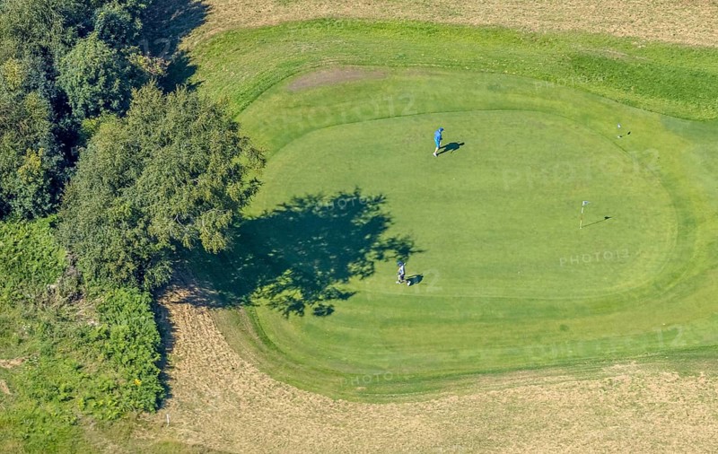 Aerial photo, golf meadow Golfclub Varmert e.V., golfer on the meadow at the hole, Elbringhausen, Kierspe, Sauerland, North Rhine-Westphalia, Germany, DE, Europe, golf, golf course, golf club, golf meadow, aerial photo, aerial photography, aerial photography, Ruhr area, sand bunker, sport, overview, bird's eye view, birds-eyes view, overview