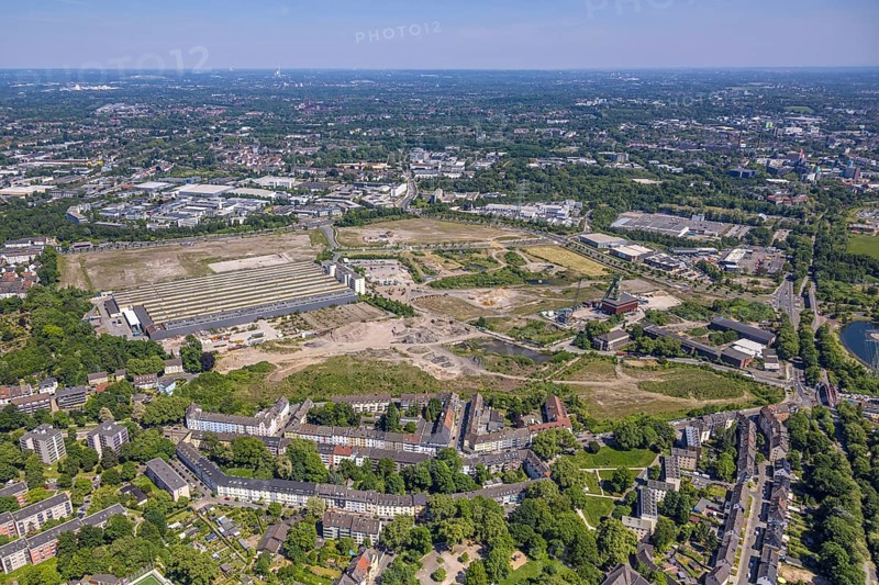Aerial view, new construction area Stadtquartier Essen 51, Helenenstraße, Berthold-Beitz-Boulevard, former Amalie shaft with winding tower, Nordviertel, Essen, Ruhr area, North Rhine-Westphalia, Germany