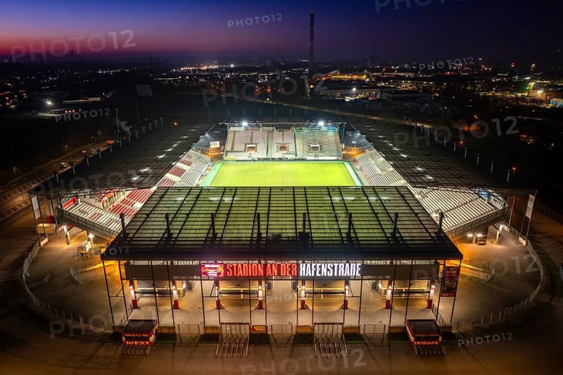 Aerial view, football stadium at the Hafenstraße of the club Rot-Weiß Essen, 3rd Bundesliga, Essen-Borbeck, stands, Essen, Ruhr area, North Rhine-Westphalia, Germany Copyright: Blossey Mantler
