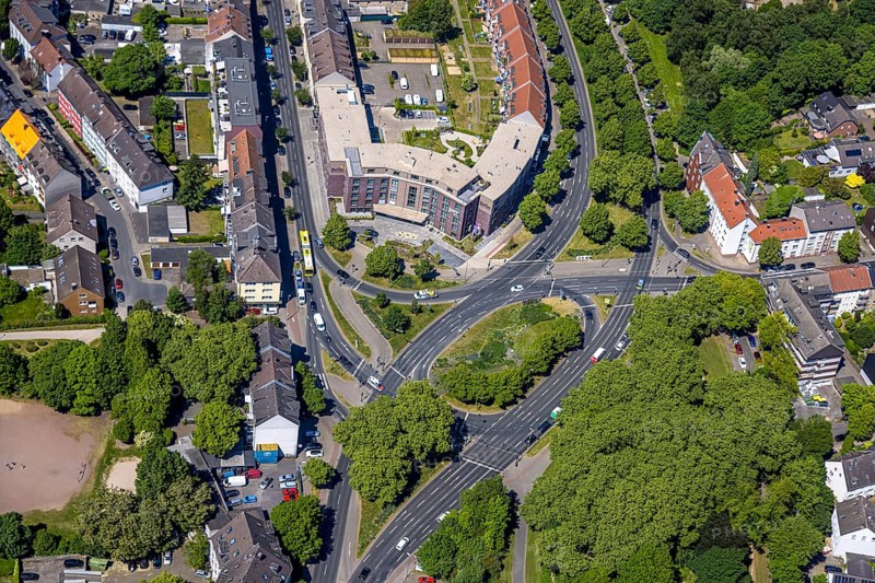 Aerial view, Belia Seniorenresidenz Altenessen, roundabout at the intersection of Stauderstraße, Altenessener Straße and Wilhelm-Nierswandt-Allee, Altenessen, Essen, Ruhr area, North Rhine-Westphalia, Germany