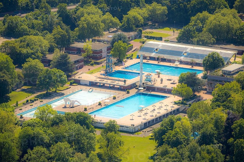 Aerial view, Grugabad Am Grugapark, outdoor swimming pool, Rüttenscheid, Essen, Ruhr area, North Rhine-Westphalia, Germany