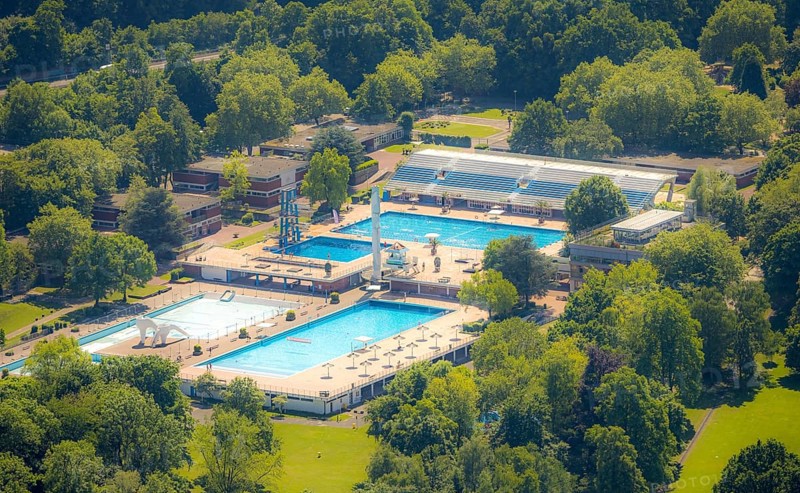 Aerial view, Grugabad Am Grugapark, outdoor swimming pool, Rüttenscheid, Essen, Ruhr area, North Rhine-Westphalia, Germany