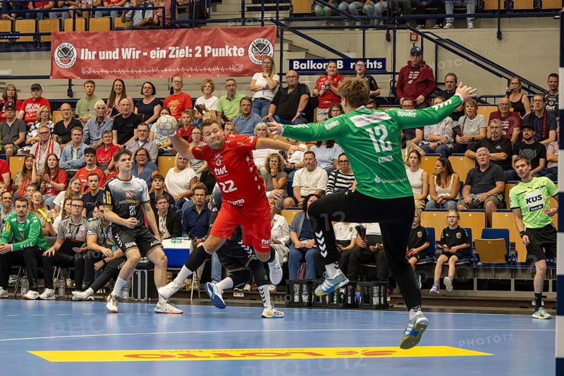 2nd HBL (German Handball League), Season 2025/26, Matchday 1: Eulen Ludwigshafen against TUSEM Essen***Picture: Tor tor by Kian Schwarzer (22, Ludwigshafen)