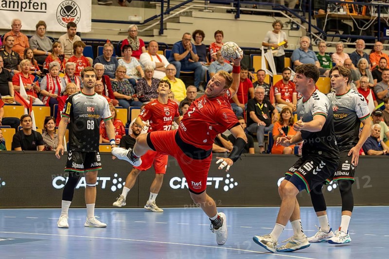 2nd HBL (German Handball League), Season 2025/26, Matchday 1: Eulen Ludwigshafen against TUSEM Essen***Picture: Tor tor by Frederic Stüber (2, Ludwigshafen)