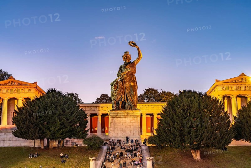 Ruhmeshalle and Bavaria Statue at dusk, Munich, Bavaria, Germany