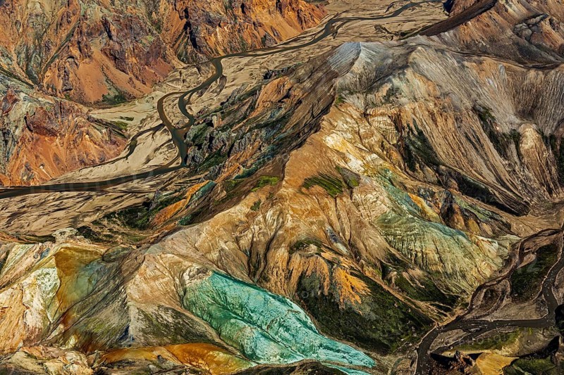 Mountain landscape, sunny, summer, river, riverbed, ryolite rock (green), volcanic landscape, aerial view, Landmannalaugar, Fjallabak Nature Reserve, Icelandic Highlands, Iceland