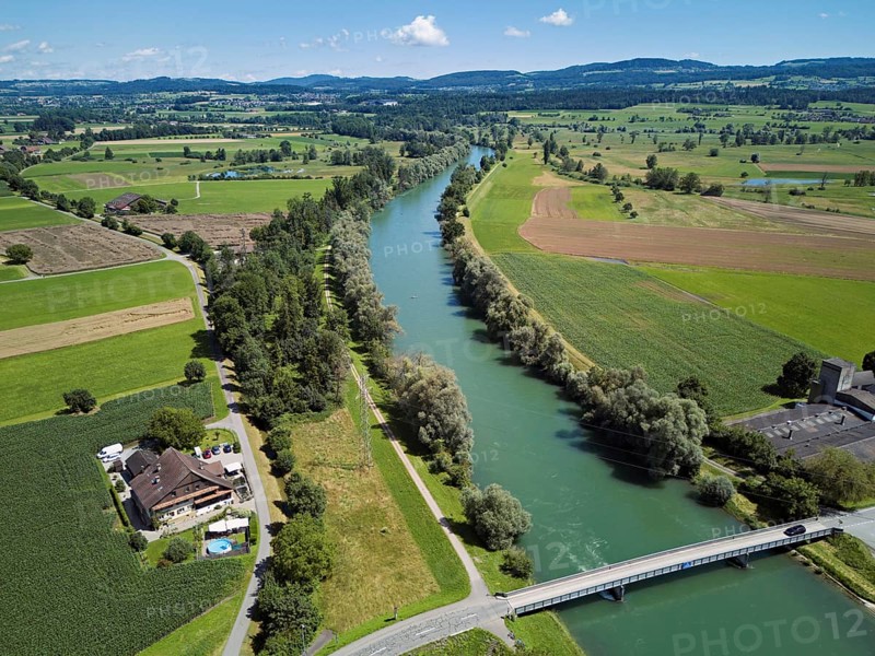 Bridge over the river Reuss, behind the nature reserve Reussspitz, Mühlau, Freiamt, Canton, Aargau, Switzerland